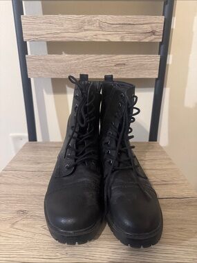 Black Lace-Up Women’s Combat Boots (Size 9)